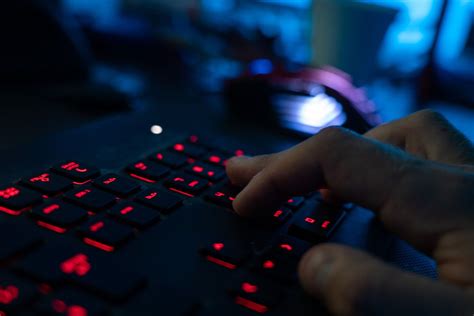 pomis pnp|Experten warnen vor gefälschten Werbevideos mit Promis .